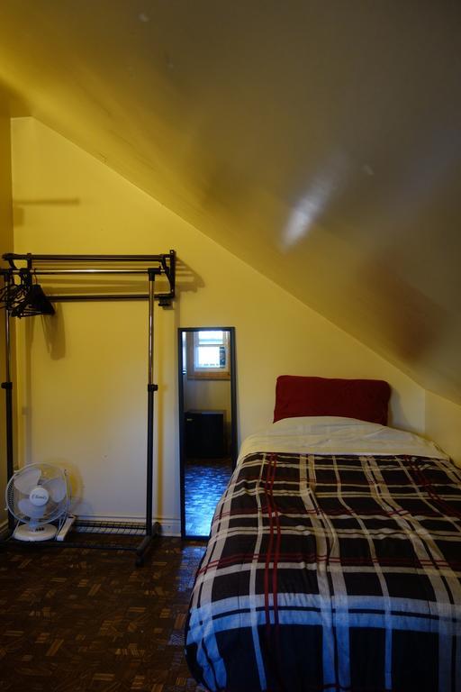 Spadina 11 Guesthouse Торонто Номер фото