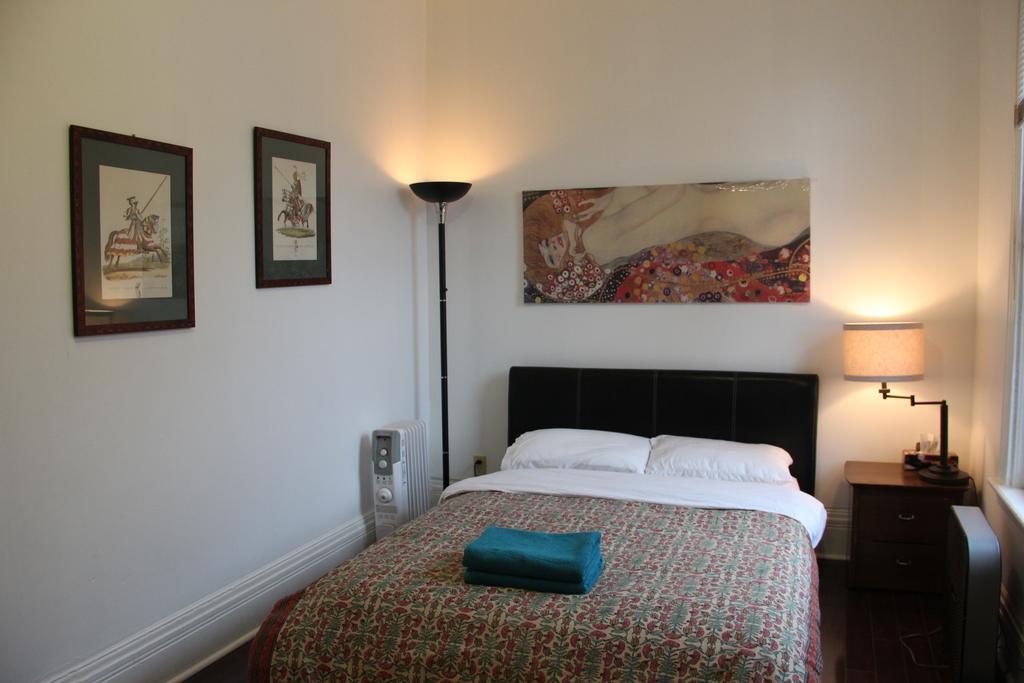 Spadina 11 Guesthouse Торонто Номер фото