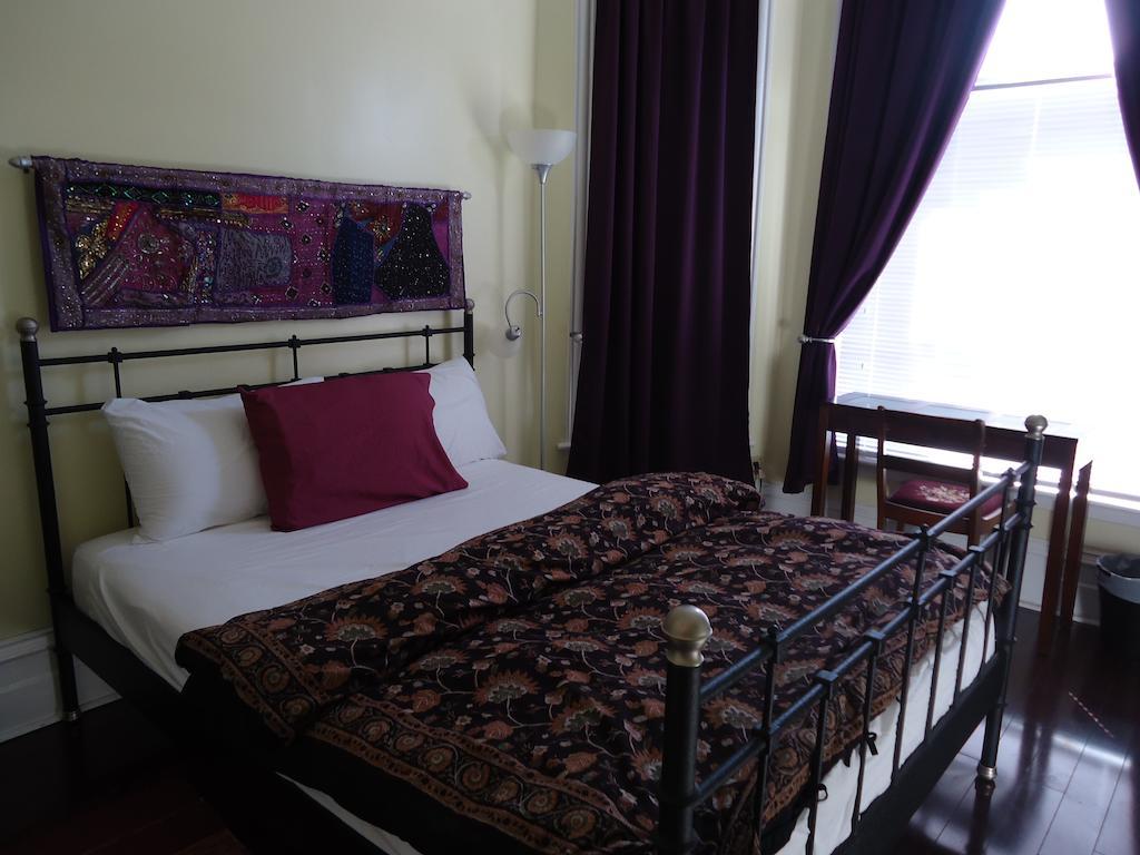 Spadina 11 Guesthouse Торонто Екстер'єр фото