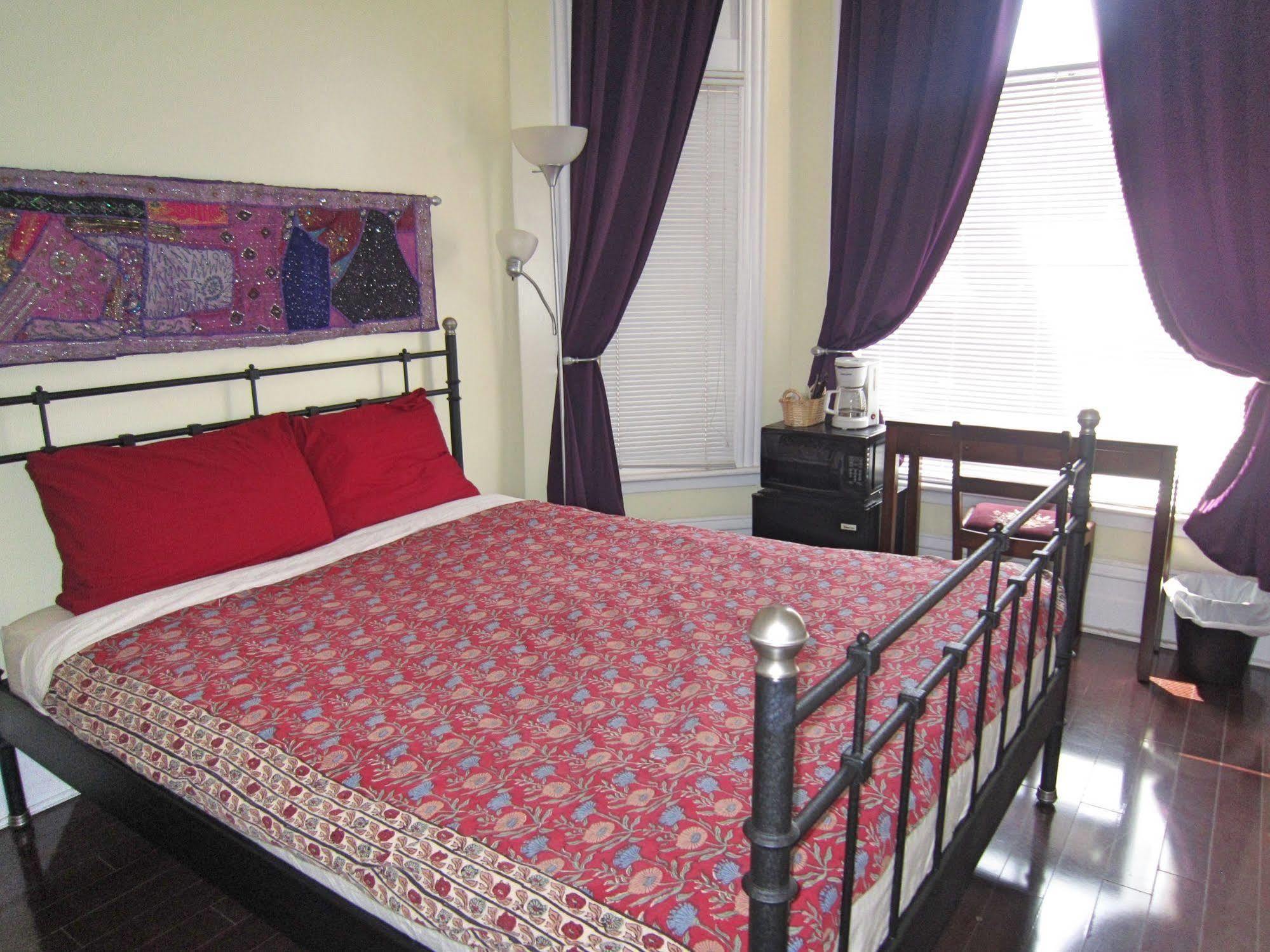 Spadina 11 Guesthouse Торонто Екстер'єр фото