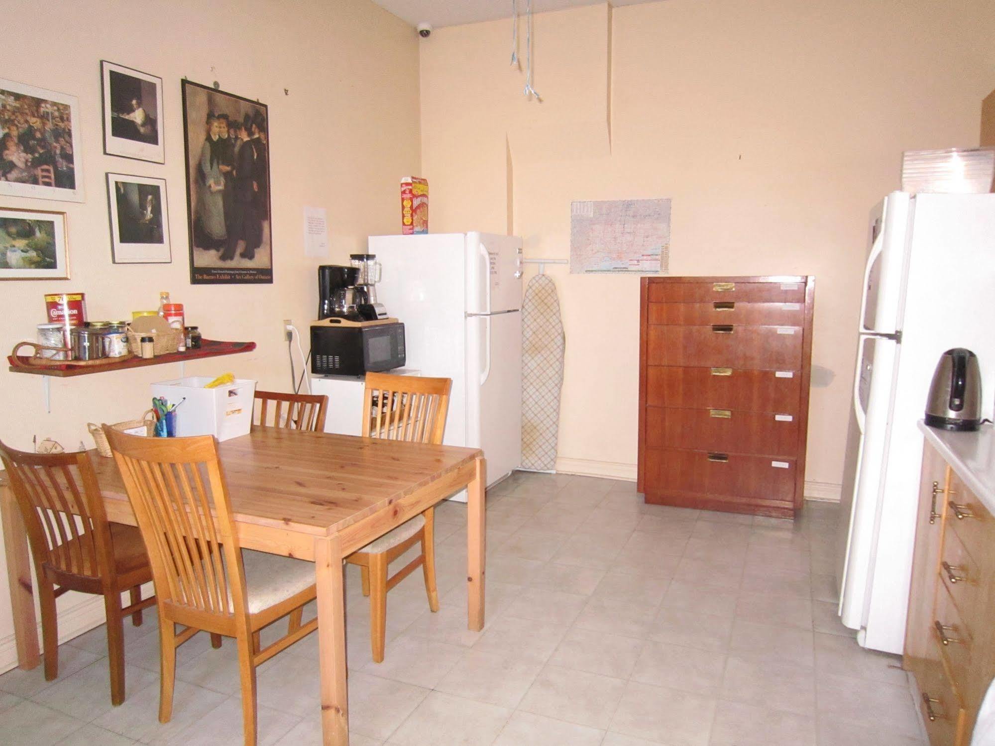 Spadina 11 Guesthouse Торонто Екстер'єр фото